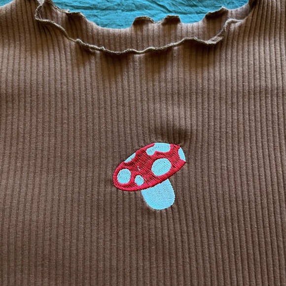 Mushroom cropped SHEIN brown top - Picture 2 of 4